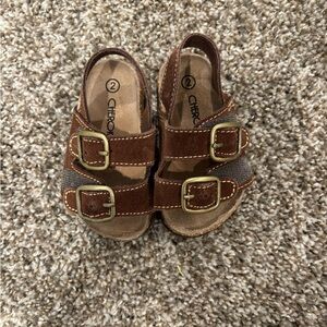Cherokee Brown Sandals with Double-Strap Design